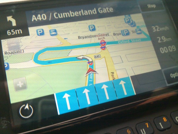 Ovi Maps 3 demo-ing the lane-assist feature on an N97 mini at the launch event Ovi Maps 3 demo-ing the lane-assist feature on an N97 mini at the launch event